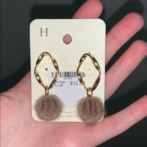 Pom Pom ball earrings